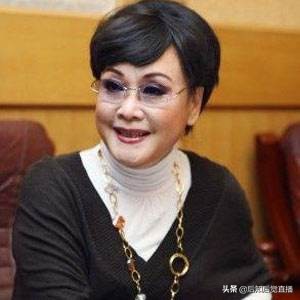 女高音歌唱家李谷一 歌声轻巧甜美 行腔婉转流畅 照片欣赏