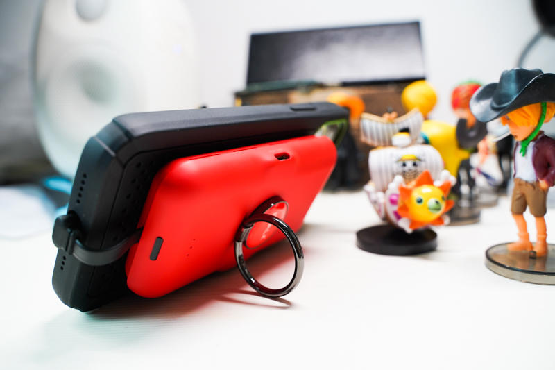 这才是iPhone充电最佳的姿态！iWALK变色龙充电宝评测