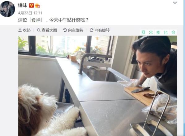 张柏芝带俩儿子逛街，14岁大儿子留胡子烫头发！