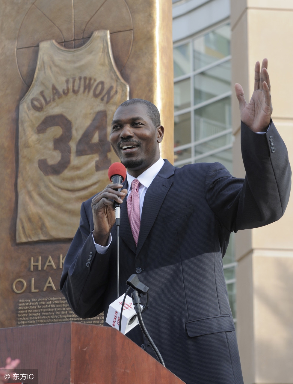 哈基姆·奥拉朱旺(哈基姆·奥拉朱旺（Hakeem Olajuwon）)