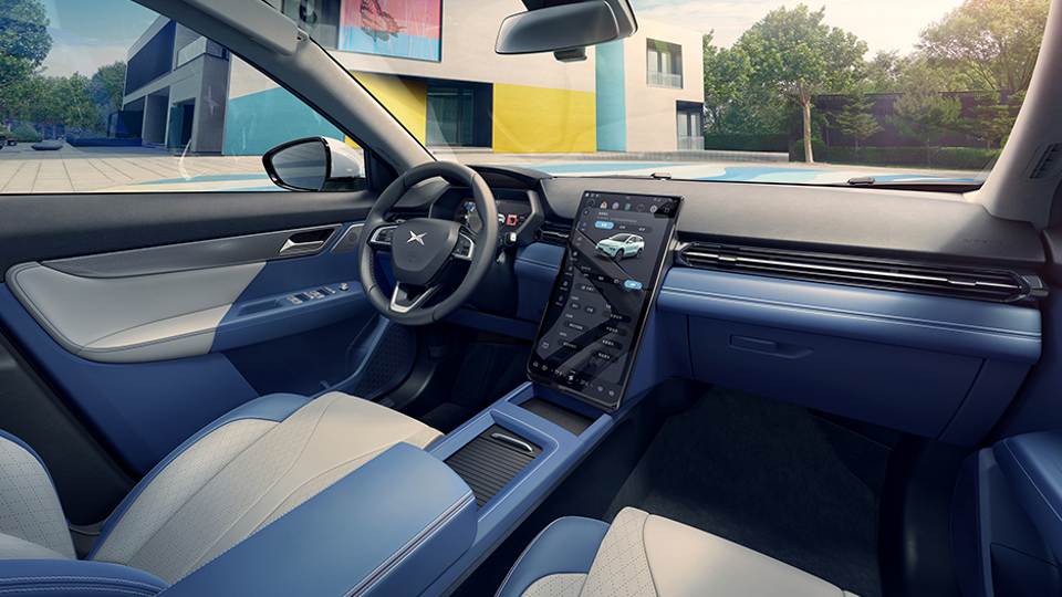 小鹏G3i对比宋PLUS EV：有趣向左，实用向右