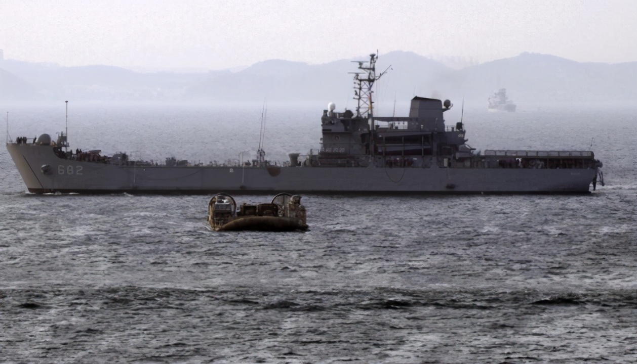 值得警惕！韩国军方突然拉响警报，军舰不幸中招33人感染新冠