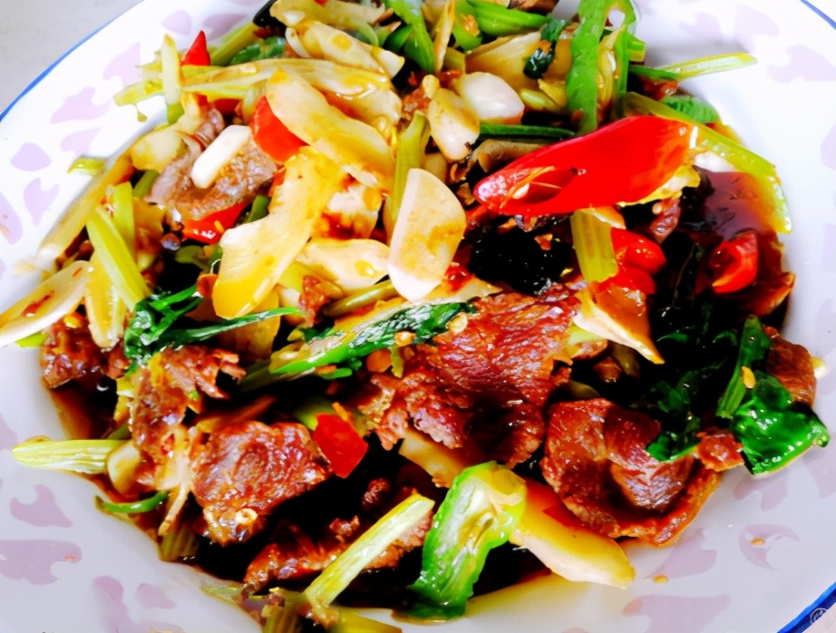 圖片[1]-泡椒牛肉的做法步驟圖 牛肉不干不柴特鮮嫩-起舞食譜網(wǎng)
