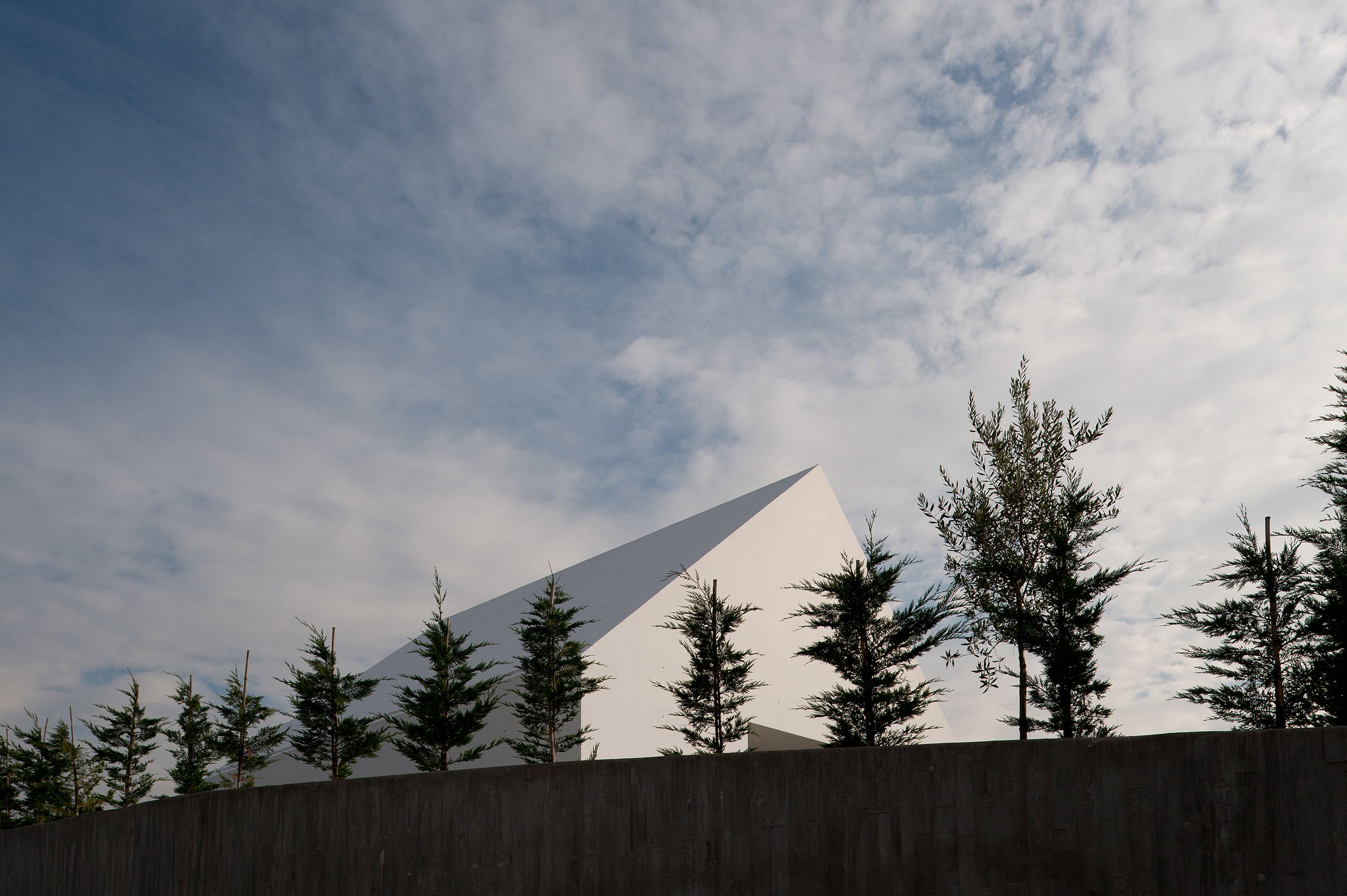 简约到极致的梦想白房子，Aires Mateus经典作品突破了时空界限