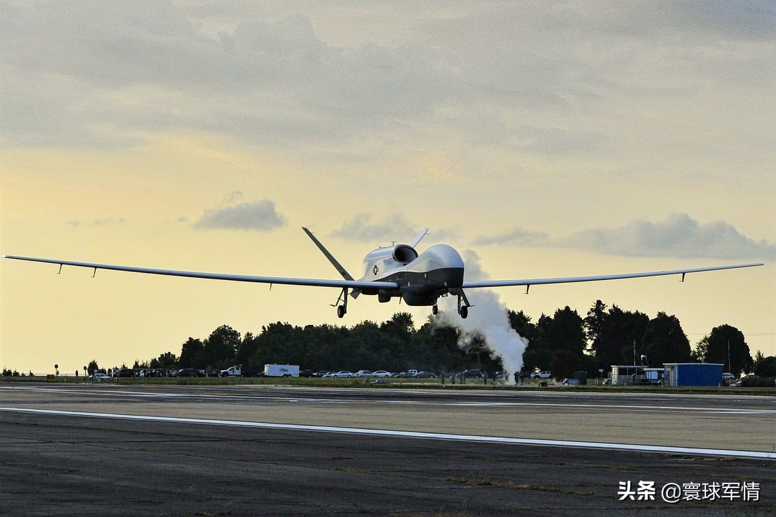 本月第7次出动，美海军头号无人机强闯东海，防空识别区内耀武扬威