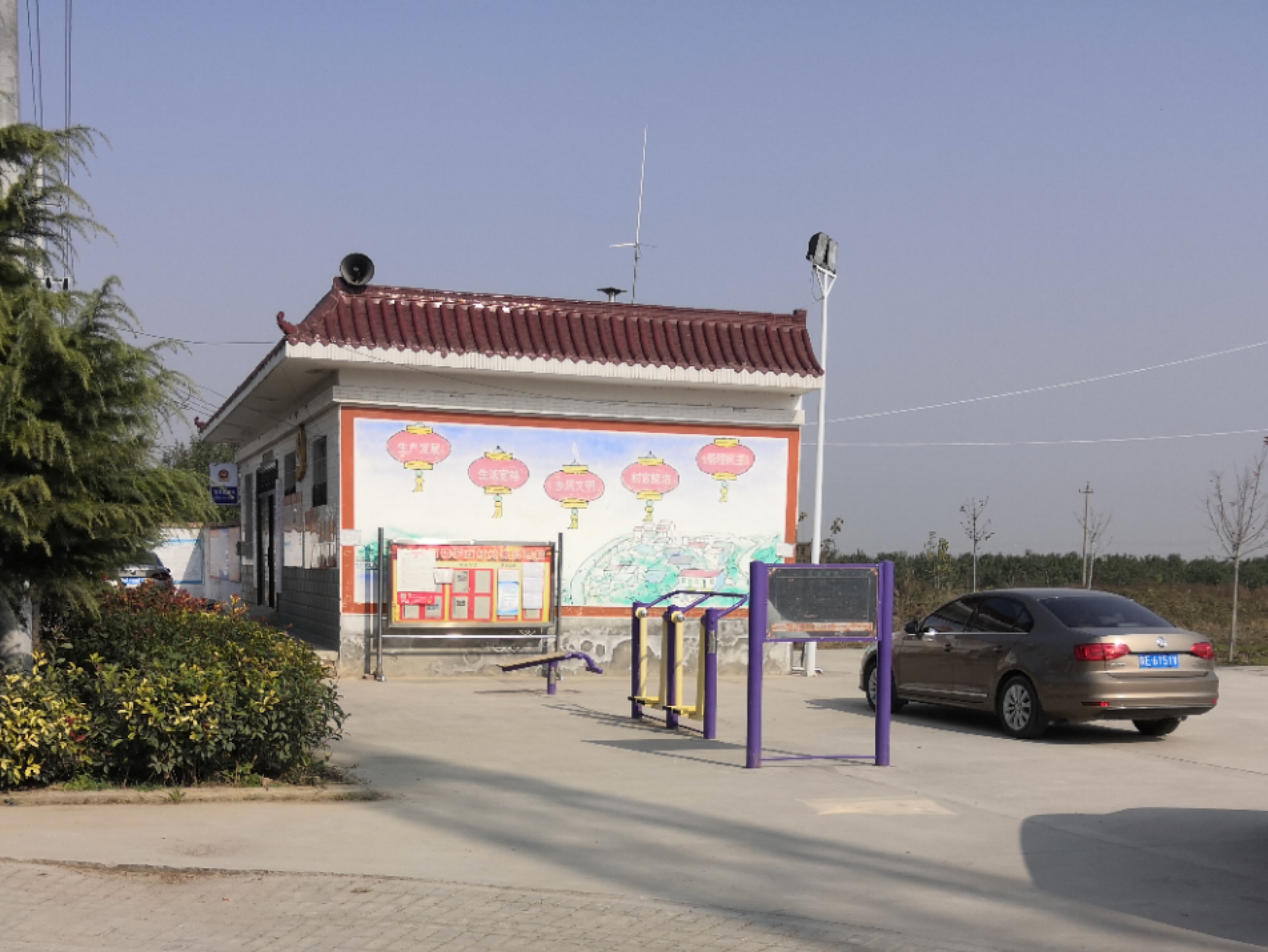 华阴:村容村貌焕新颜 干干净净迎小康