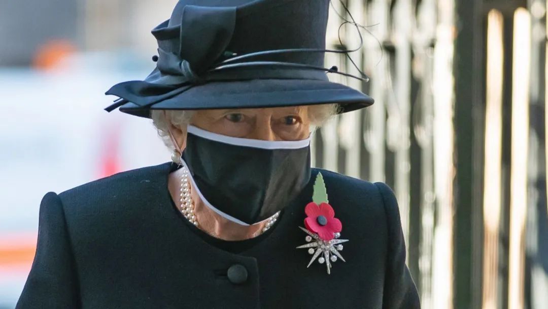 英国女王带货69镑一双袜,疫情致王室基金损失6400万英镑