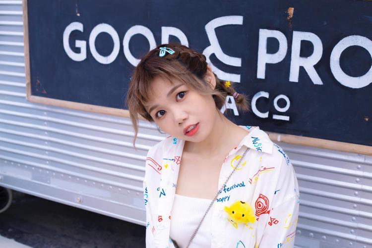 通透民谣花粥《绝字句》作为电影《白发魔女外传》插曲火热上线