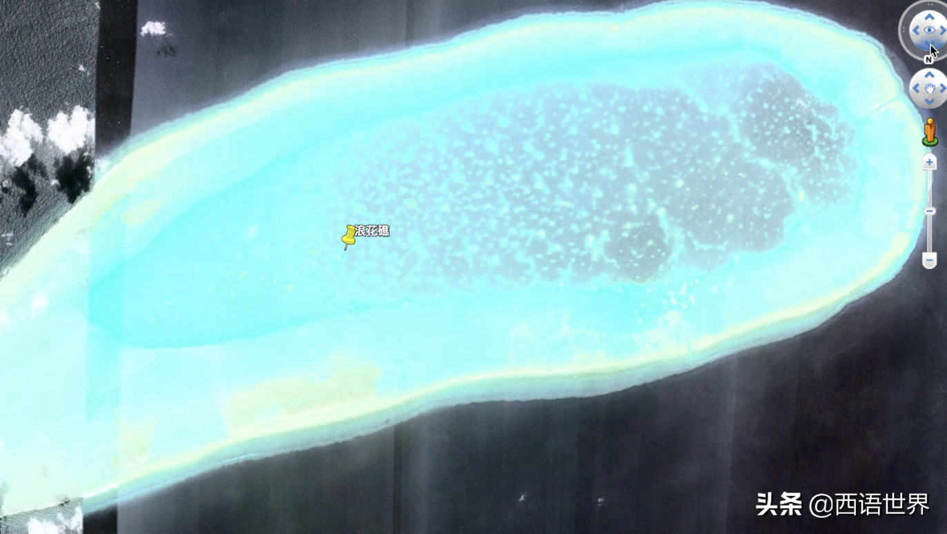 南海中心浪花礁，位于中沙和西沙群岛之间，位