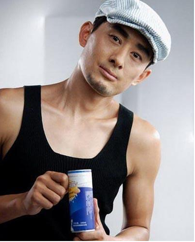 阿宝：从身价上亿到\"软饭男\"，神隐5年