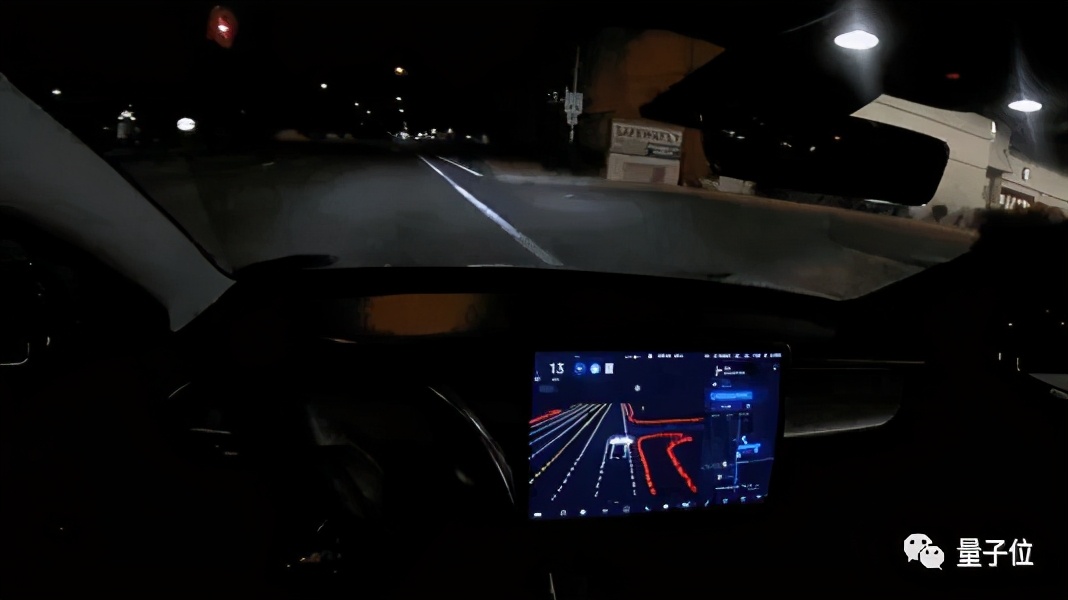 特斯拉车主「作死」成真：炫耀「主驾无人」，自动驾驶致车毁人亡