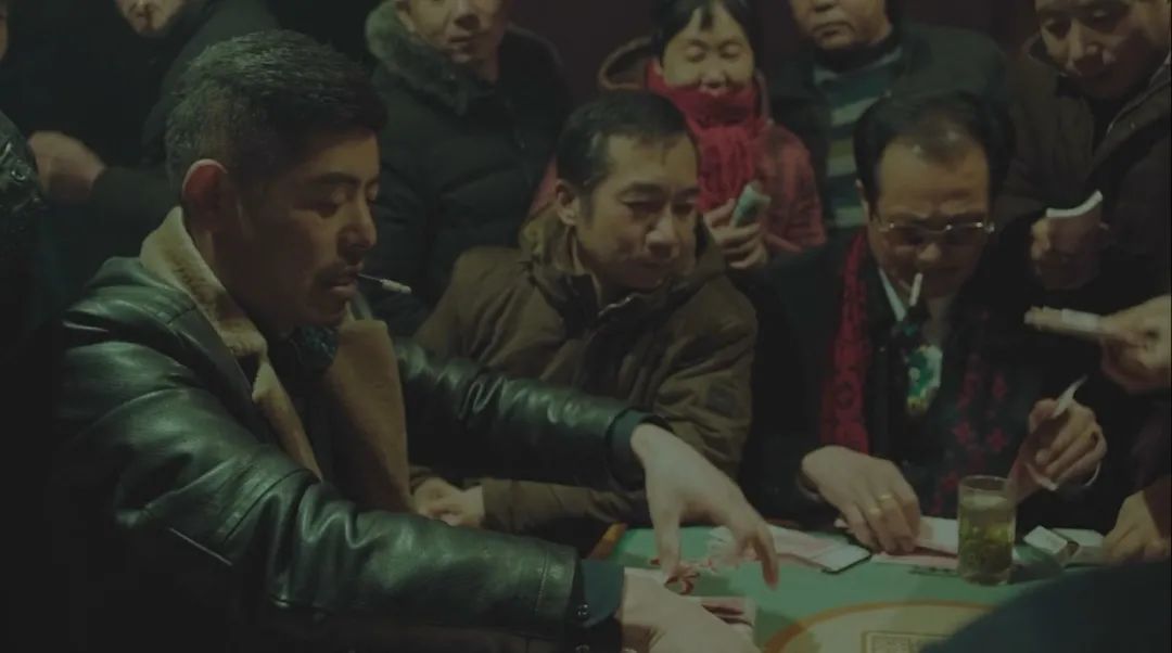 片中9成演员是导演亲戚，一波“虎”操作后，竟拍出国产片良心