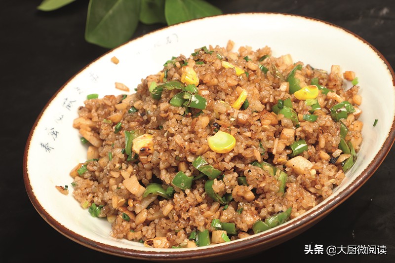 吃飯皇帝大｜以“五色五味”做火土家菜，300平米門店日售12萬元