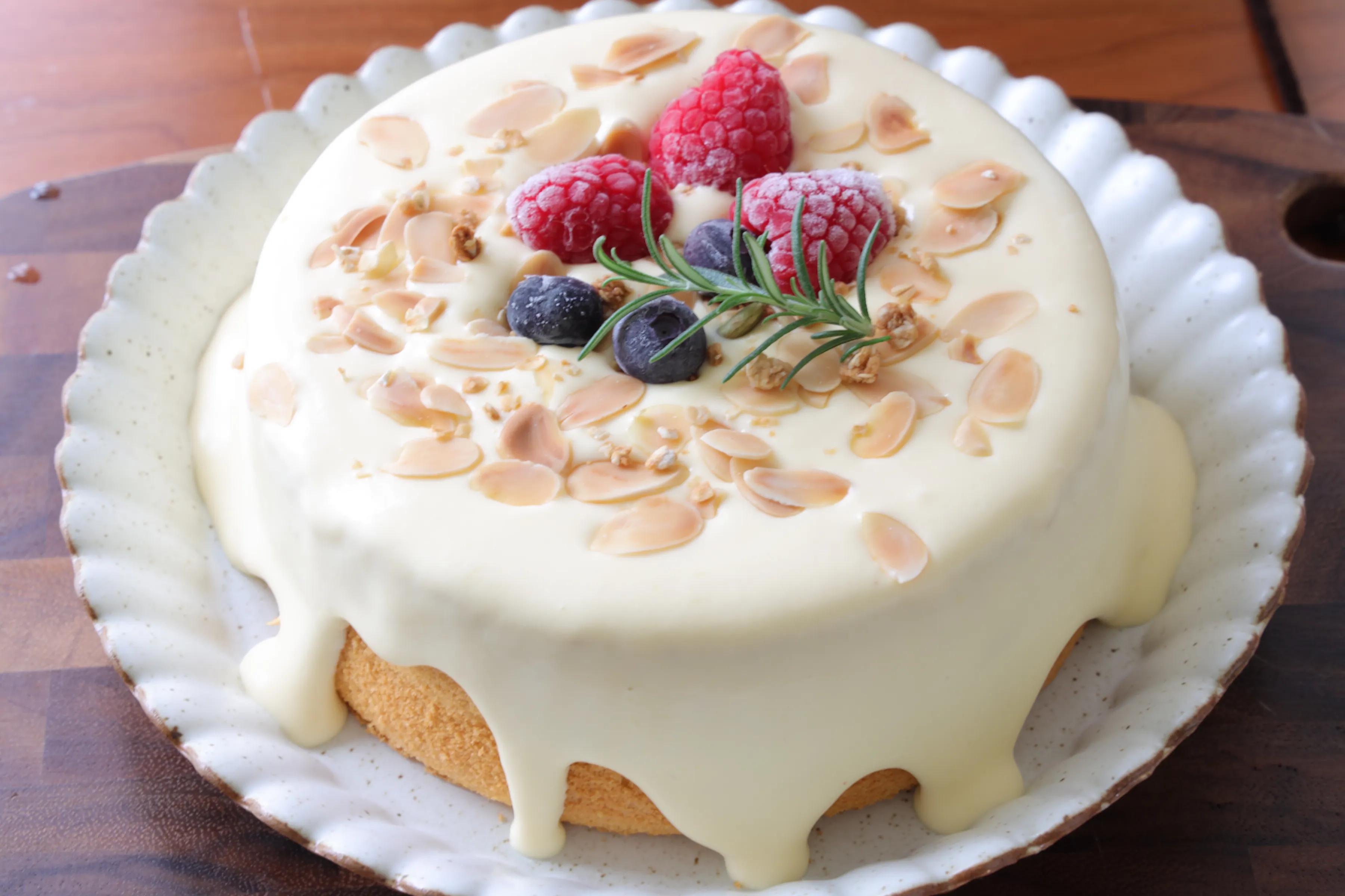 粉絲朋友點名要的網紅爆漿蛋糕，切第一塊的時候太治愈，味道超讚