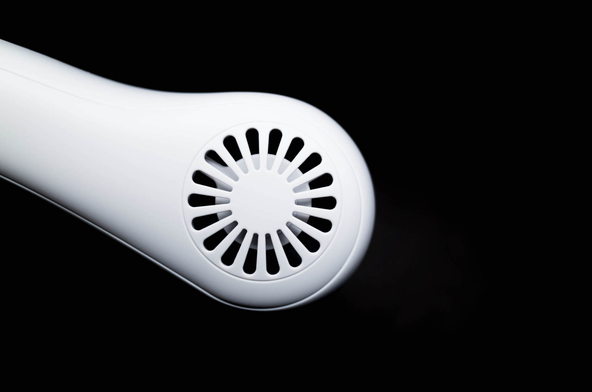 解放双手痛快玩：几素挂脖风扇