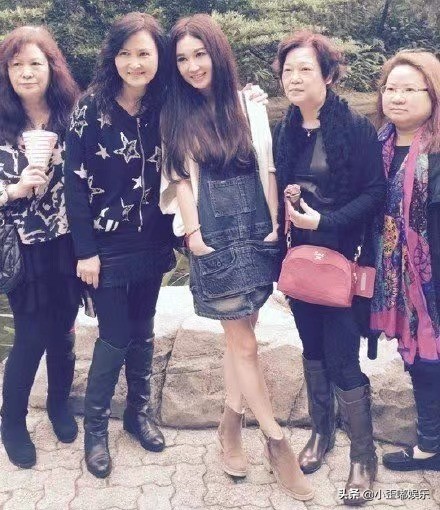 還在嘟嘴扮嫩的阿姨們，看看這些女演員，是如何超齡演出少女感