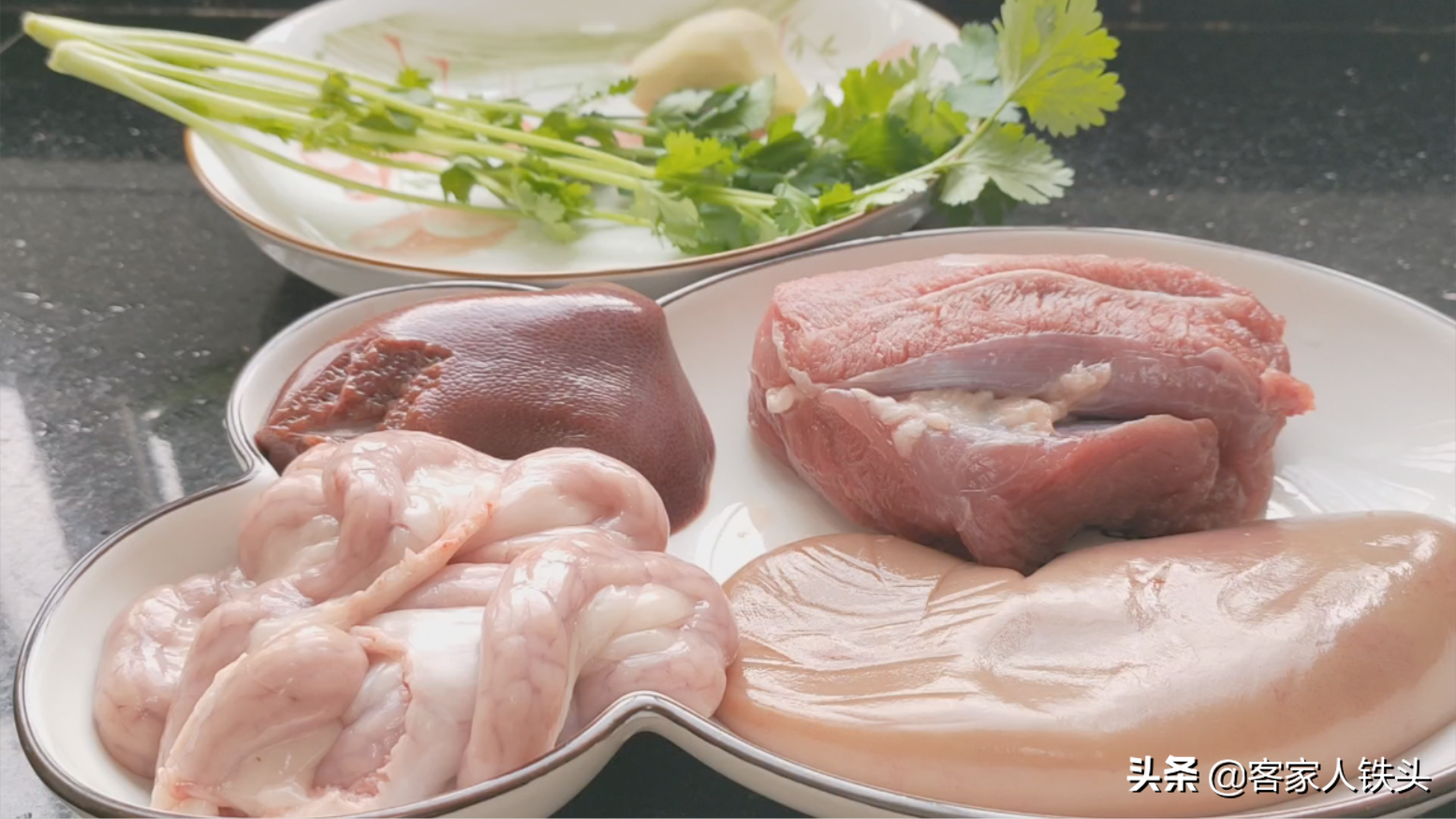 广东特色早餐吃法，天冷最适合吃，鲜香顺滑营养，一周吃3次不腻