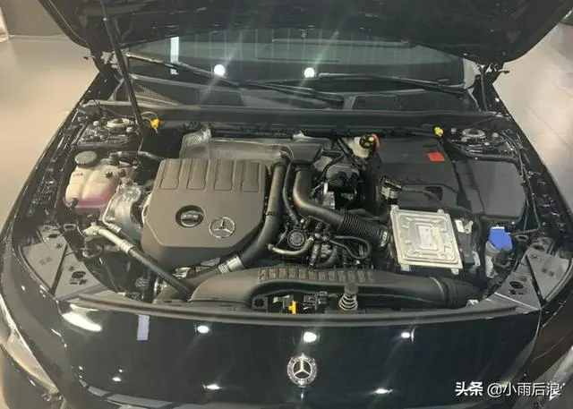 最新款奔驰30天卖出7279辆，从21万跌至14.68万，你