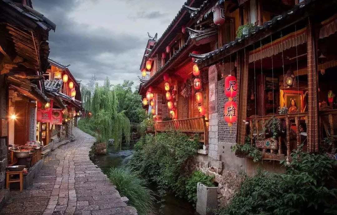 10 places that are most suitable for a person to travel, one every year, OK?