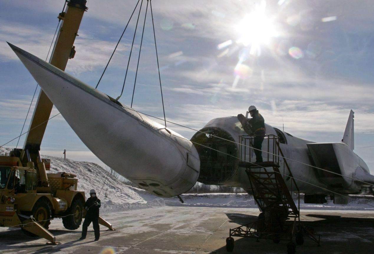 中国核弹头少，反而很忌惮？俄警告美：有140枚