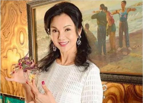 为富豪生5个孩子，婆婆怕她吃苦给4亿分手费，离婚后仍去照料婆婆