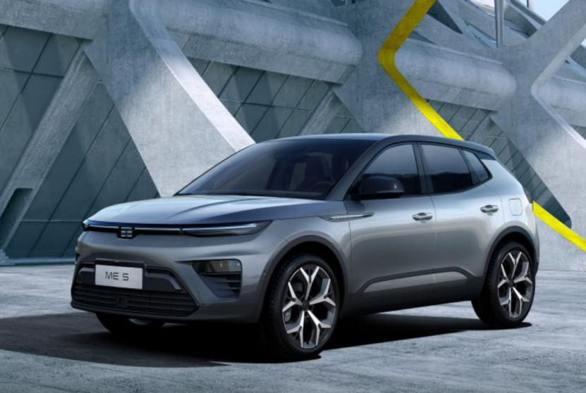 4系四门版官图发布；奔驰C级“立标”版谍照曝光