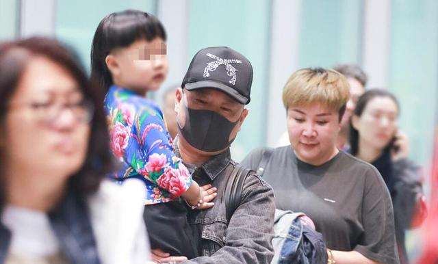 在郭德纲落魄时抛弃他和儿子，如今胡中惠过得