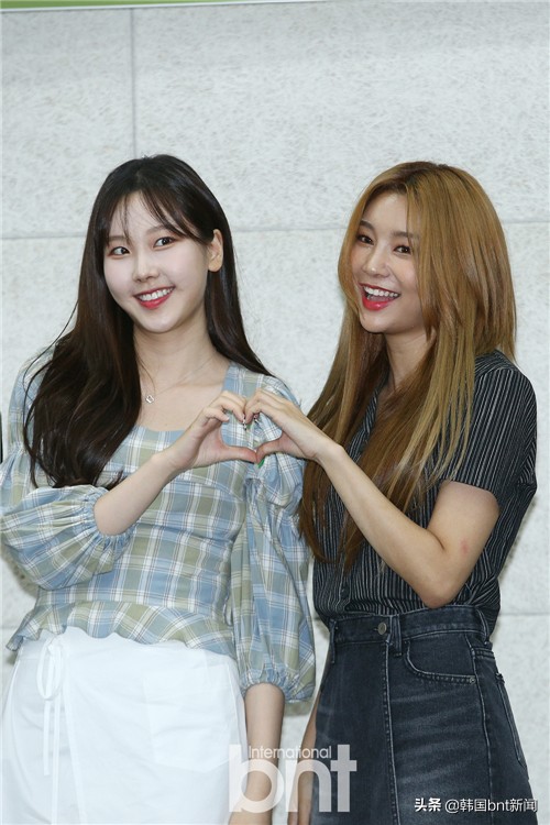 「bnt PHOTO」MOMOLAND为低收入家庭女性 捐赠1500套女