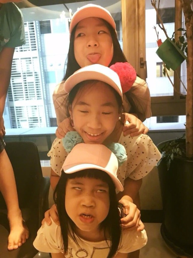 小S慶大女兒滿15歲，許雅鈞視角下母女四人賣萌扮醜，溫馨十足