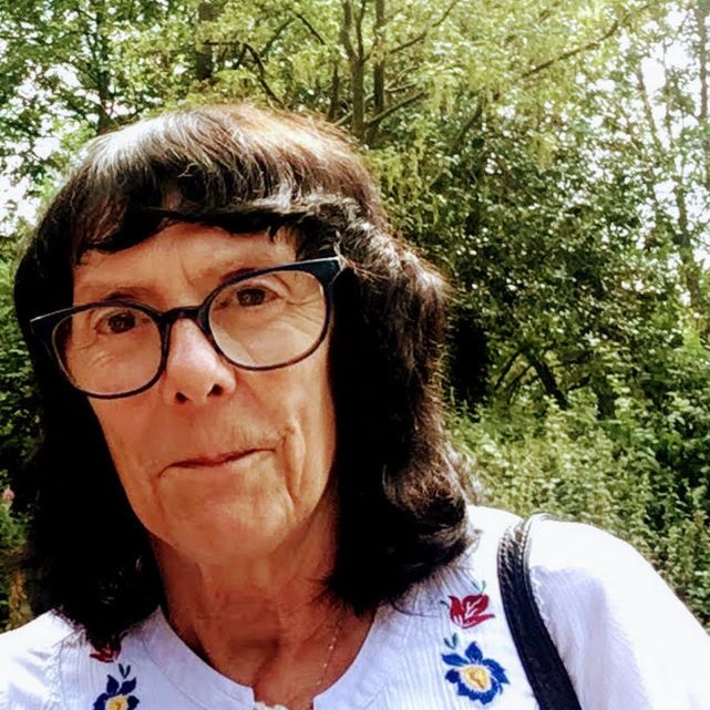 英国女子10岁时开始鼻塞，58年后她竟从鼻子里擤