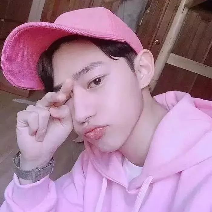 比较好看的图片头像男生霸气冷酷