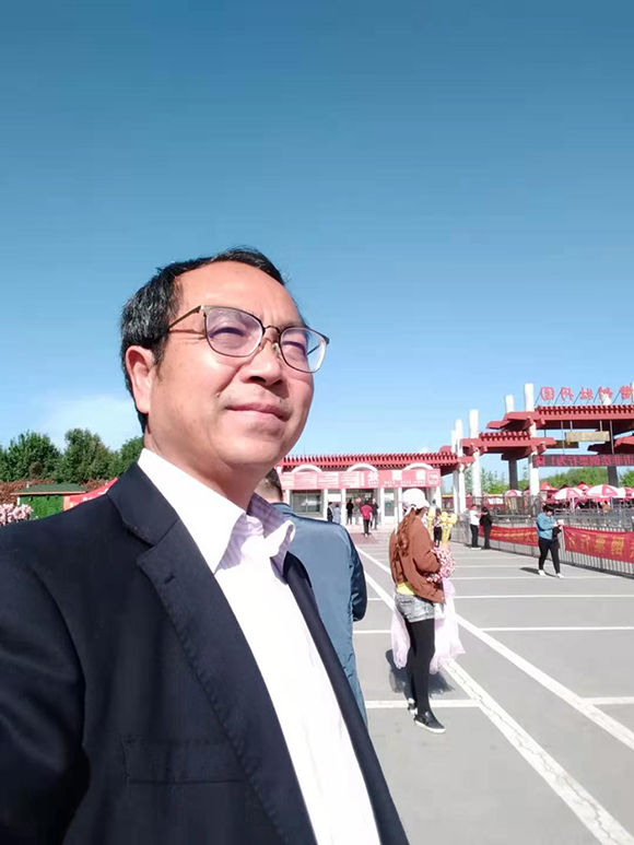 新时代艺术领军人物——胡恒权