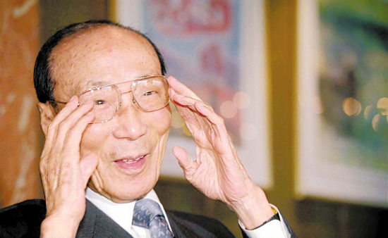 从“吝啬”富商到慷慨善士，他捐了3万栋楼，活