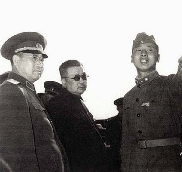 此人缺席解放战争，可在授勋时排在陈赓前面，