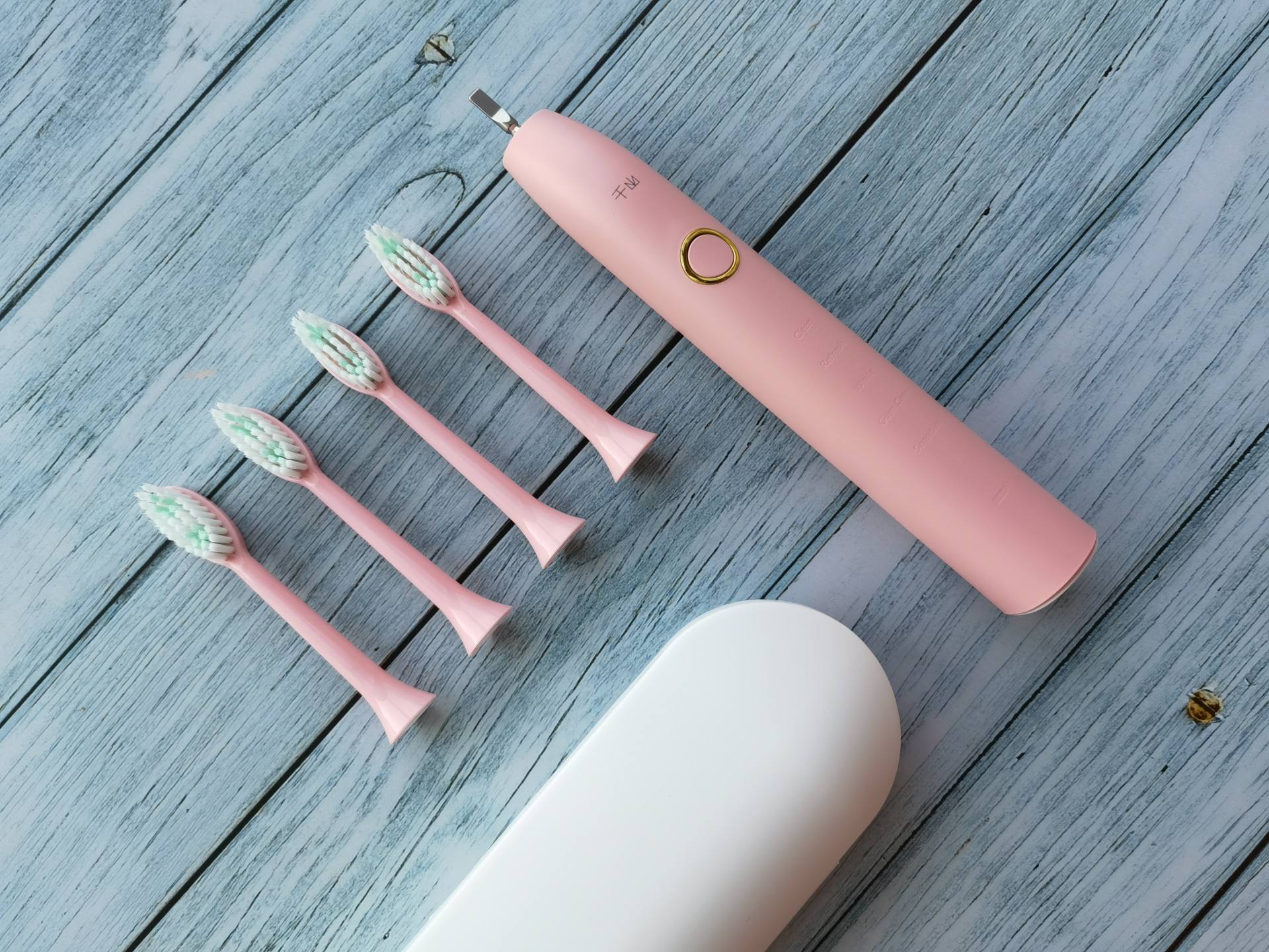 儿童电动牙刷怎么选？COMBO咸蛋超人联名款贴心呵护宝宝稚嫩牙齿