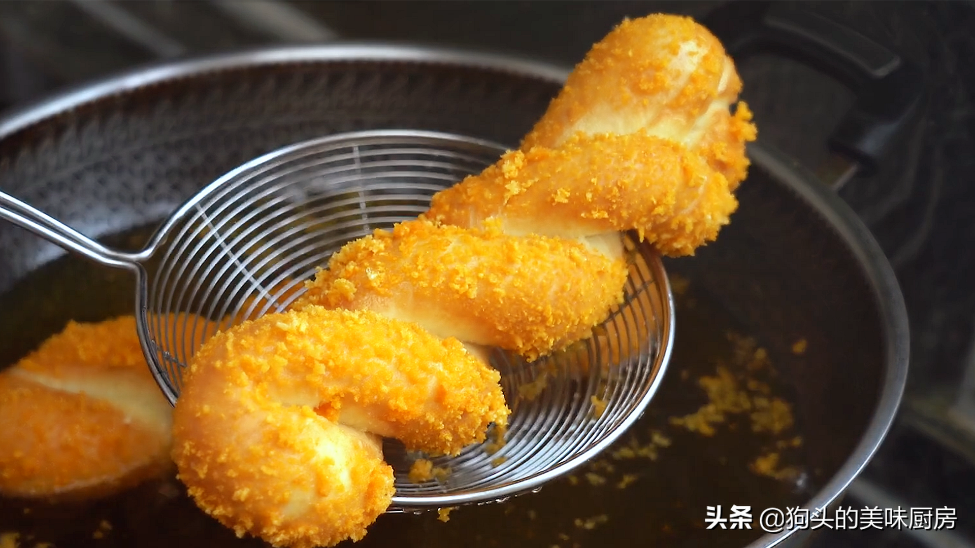 最近酸奶大麻花火了，做法配方告訴你，外酥裡軟，口口爆漿