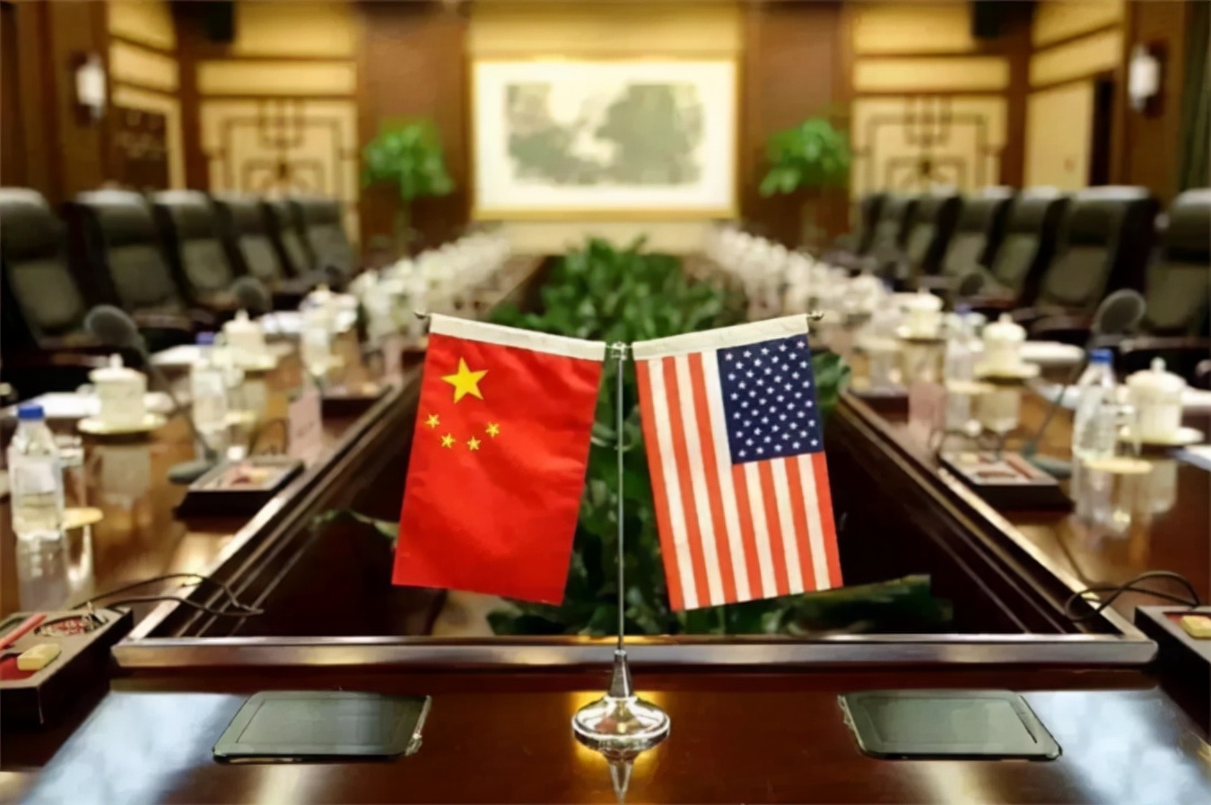布林肯和王毅的电话中透露哪些信息？中方立场坚定，美国逐渐服软