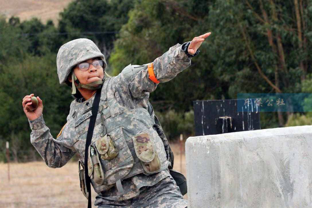 为什么德国很喜欢长柄手榴弹，美军更倾向于卵