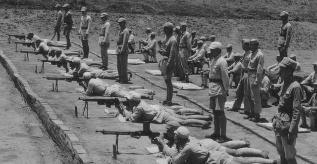 抗日剧中乱用轻机枪，真实的八路军中，可没这么“富裕”