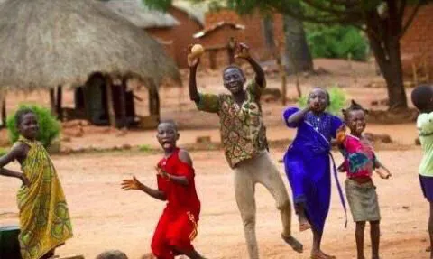 林碧春：十八芳龄远赴非洲当王妃，两年后发现