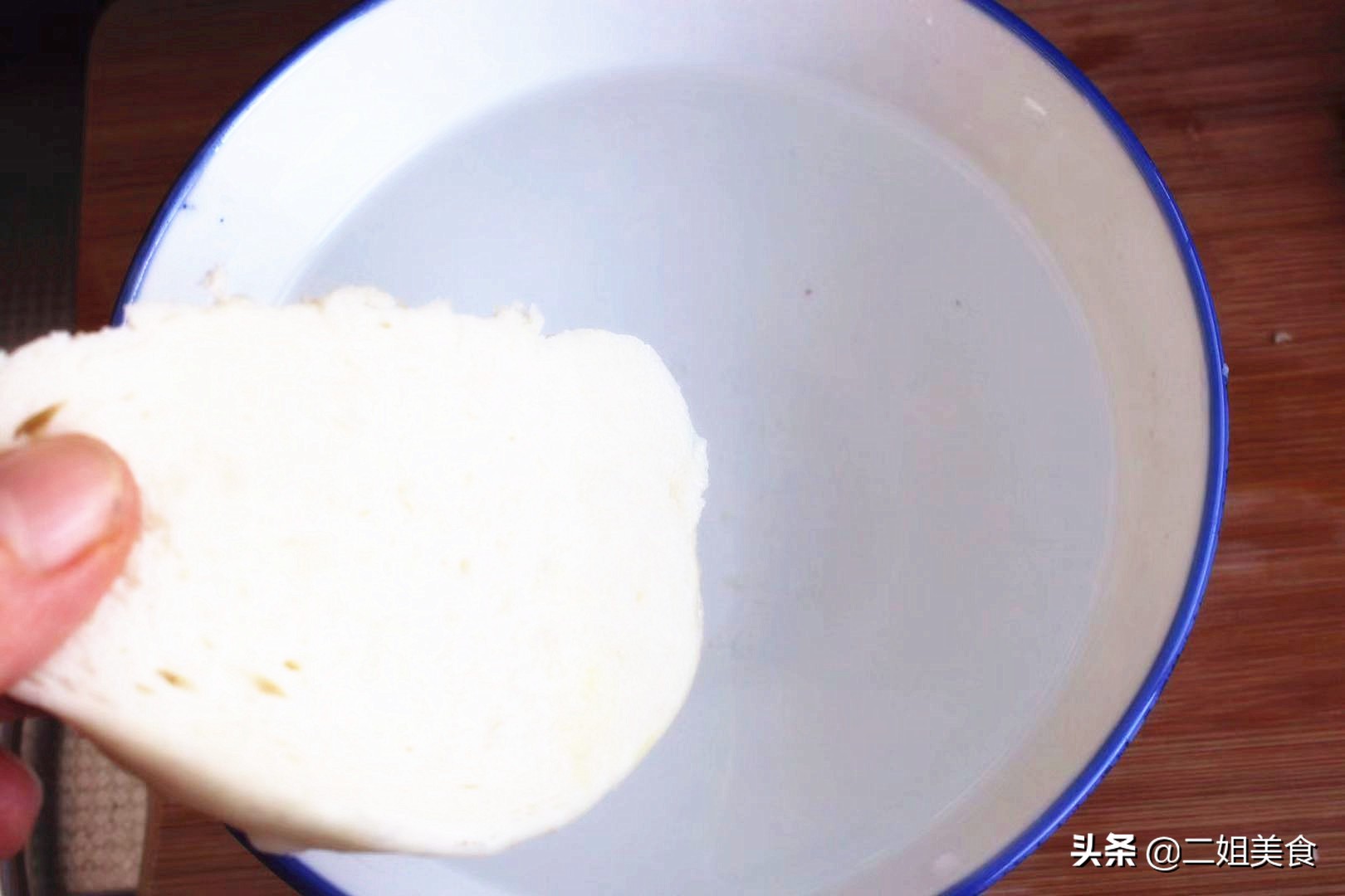 炸馒头片，牢记别直接下锅，大厨：牢记2个步骤，外酥里软不吸油