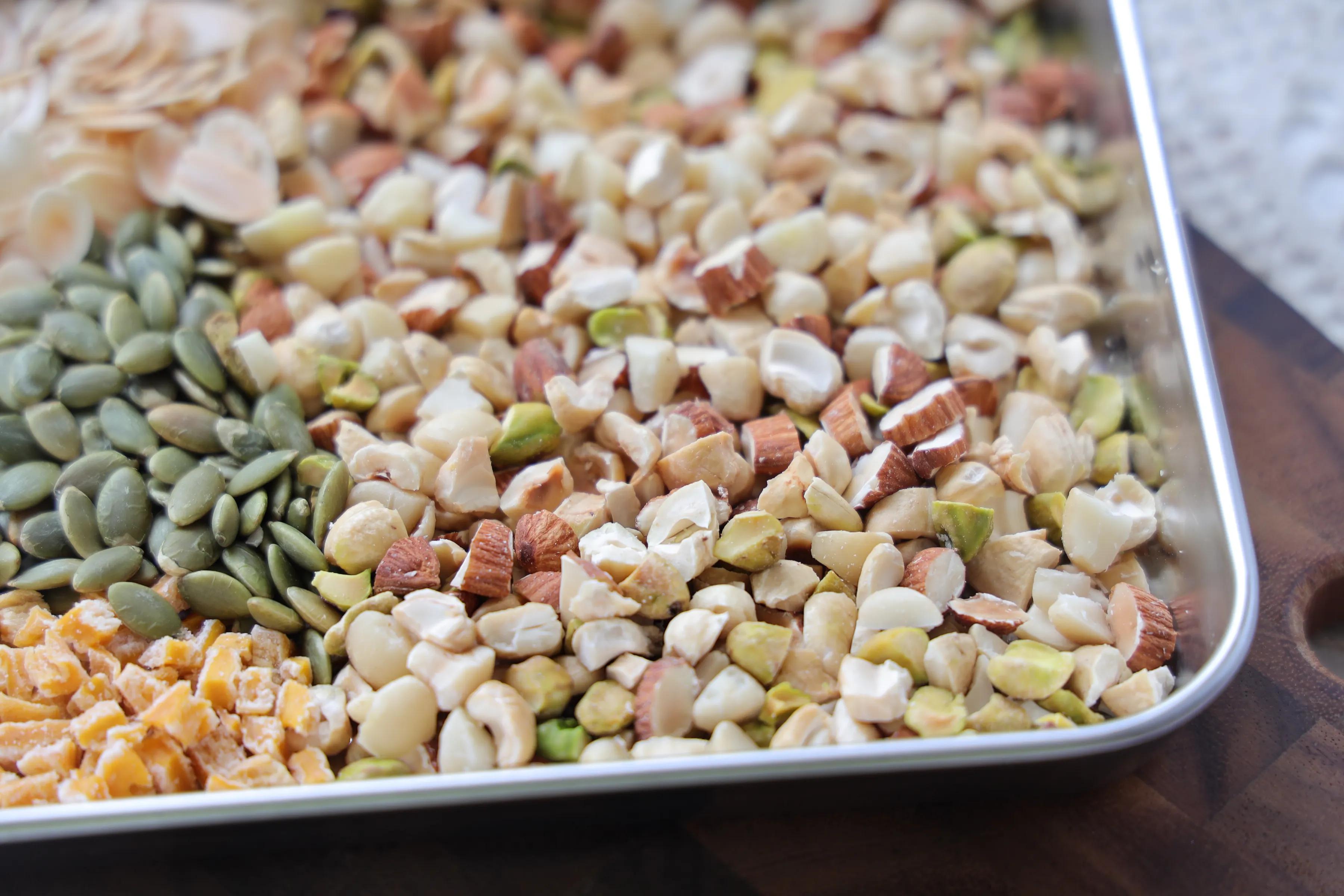 火爆全网的花生月饼，搭配豪华的五仁馅料，吃一口就停不下来