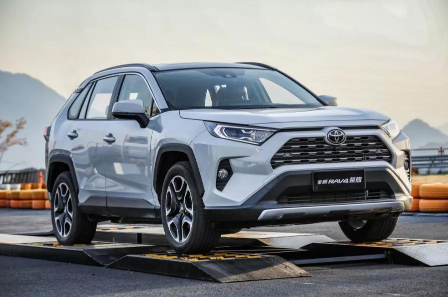 汉兰达不再独领风骚，卡罗拉、雷凌后哪款丰田车型能封神？