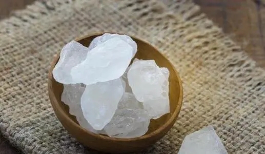 同样是冰糖，白冰糖和黄冰糖的区别很大，弄懂了再买不吃亏