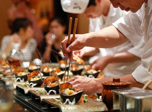 在影视圈赚钱还不够？不少明星开始做这事，你有没有去消费过？