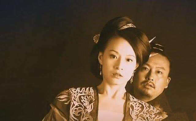 她是阳顶天之妻，也是成昆的师妹，自尽一瞬间