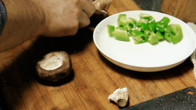 图片[11]-年夜饭压轴菜素烧番茄香菇做法（带视频-起舞食谱网