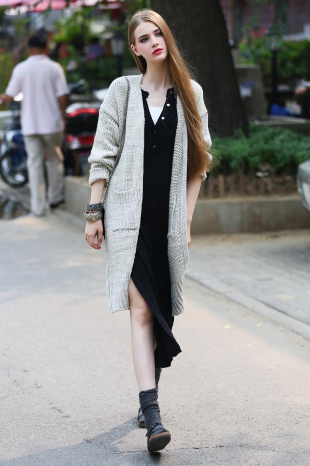 天凉短裙该收起来了，建议多穿这5款早秋“长裙”，时髦显高级