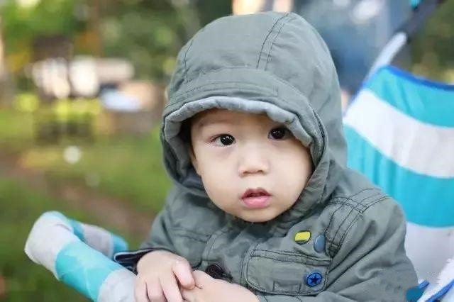 又降温了6岁孩子因穿5件衣服被送医，这些穿衣方式真会害了孩子