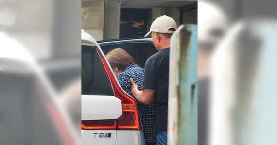 蔡依林父母确认离婚！6旬老父娶泰国娇妻5年生俩